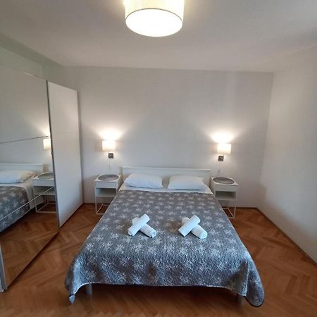 Apartment 70 M From The Beach พอดโกรา ภายนอก รูปภาพ