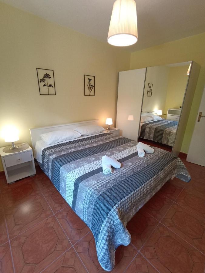 Apartment 70 M From The Beach พอดโกรา ภายนอก รูปภาพ