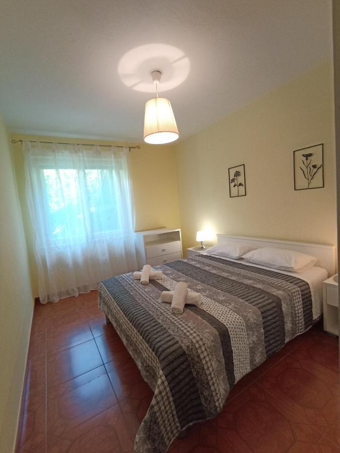 Apartment 70 M From The Beach พอดโกรา ภายนอก รูปภาพ